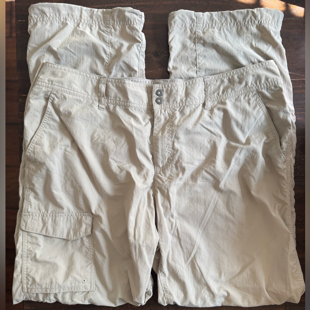 Columbia Light Tan Cargo Omni-Shade Pants Unzip to Utility Shorts